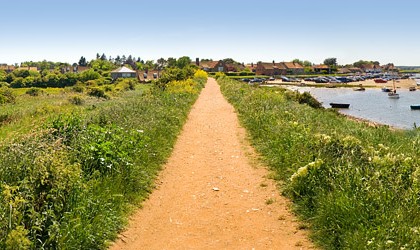 burnham-overy-staithe-path