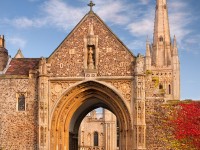 norwich-cathedral-gate